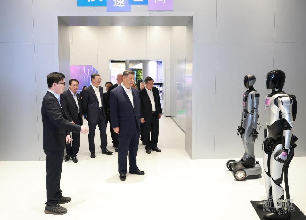习近平总书记到上海调研，okooo代表具身智能行业汇报进展